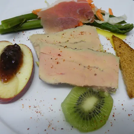 Hotel Logis Le Relais Du Bastidou Beaumarches