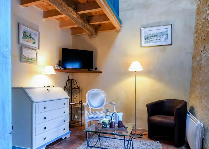 Отель Logis Le Relais Du Bastidou Beaumarches