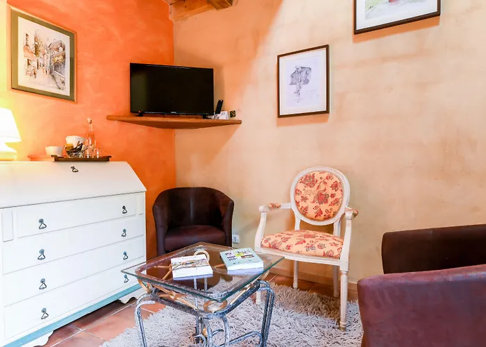 Отель Logis Le Relais Du Bastidou