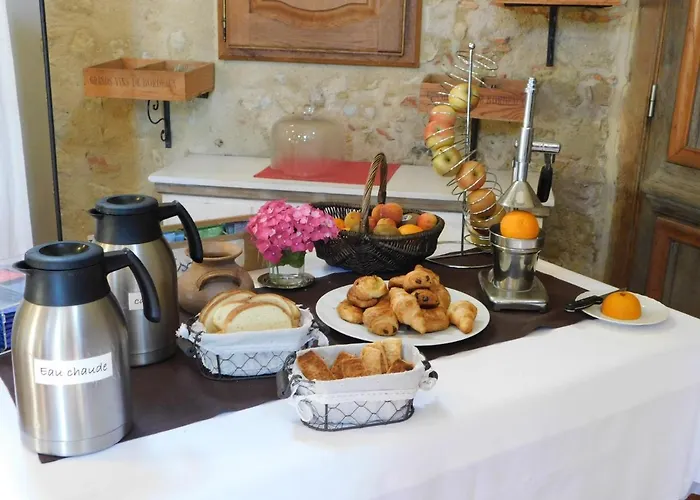 Отель Logis Le Relais Du Bastidou Beaumarches