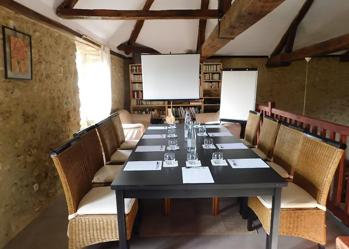 Logis Le Relais Du Bastidou 3*