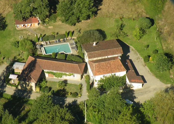 Logis Le Relais Du Bastidou 3*