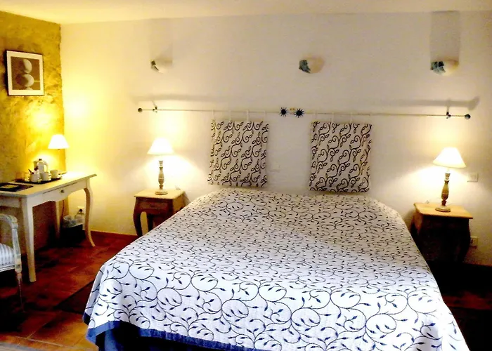 מלון Logis Le Relais Du Bastidou 3*