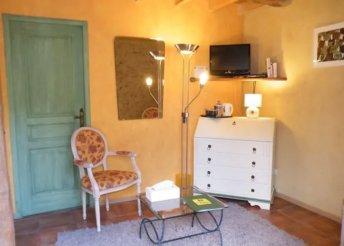 Logis Le Relais Du Bastidou 3* ביומרשה